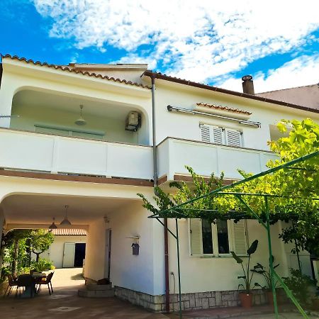 Apartment Gulic Supetarska Draga Ngoại thất bức ảnh