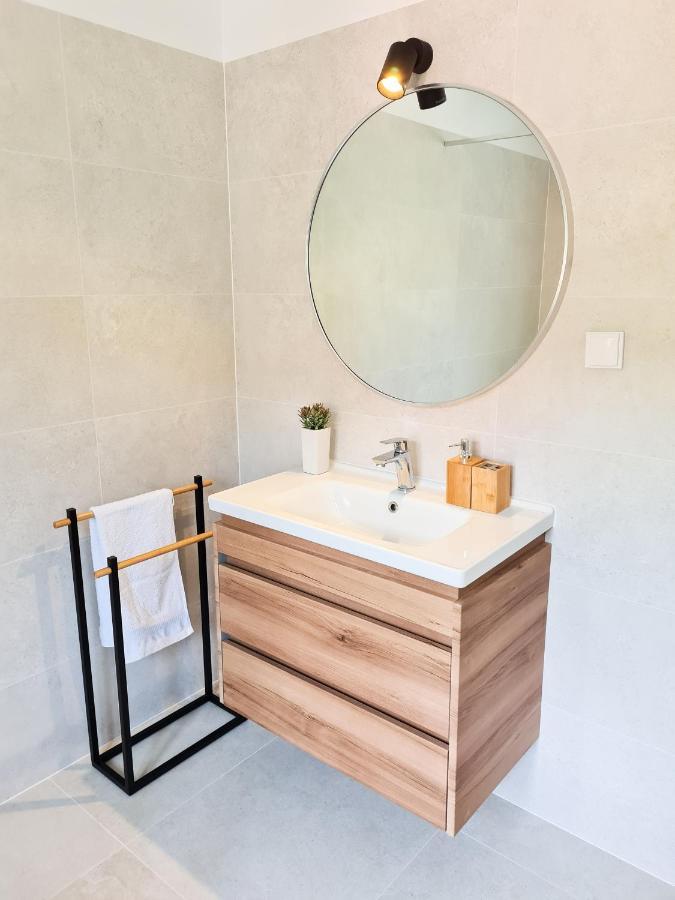 Apartment Gulic Supetarska Draga Ngoại thất bức ảnh