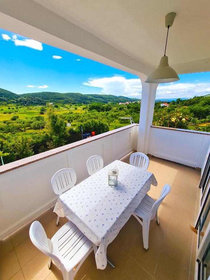 Apartment Gulic Supetarska Draga Ngoại thất bức ảnh