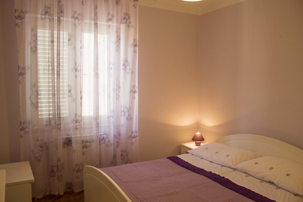 Apartment Gulic Supetarska Draga Ngoại thất bức ảnh