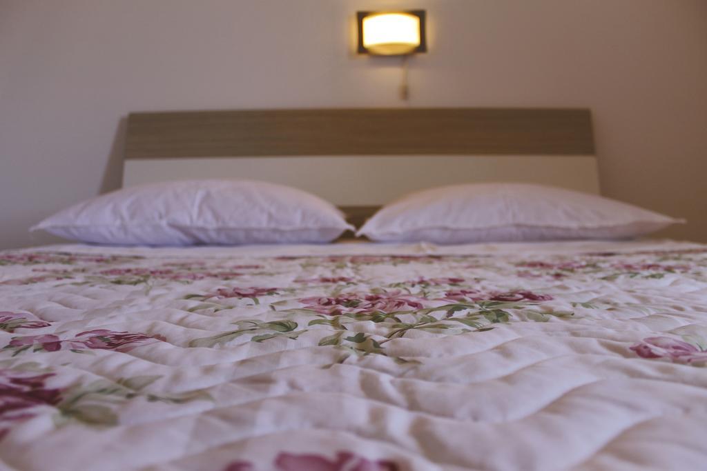 Apartment Gulic Supetarska Draga Ngoại thất bức ảnh